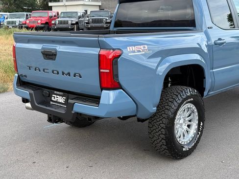Used 2026 Toyota Tacoma SR5 AWD/4WD image 10