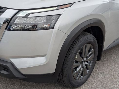 New 2025 Nissan Pathfinder SV w/ SV Premium Package image 9