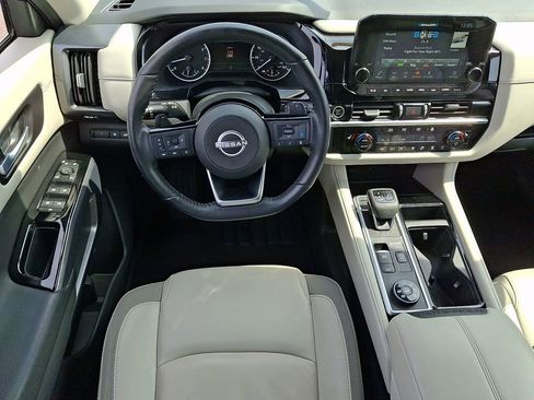 Certified 2023 Nissan Pathfinder SL image 12