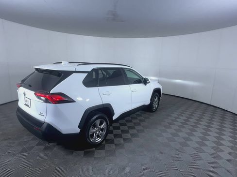 Used 2022 Toyota RAV4 LE AWD/4WD image 8
