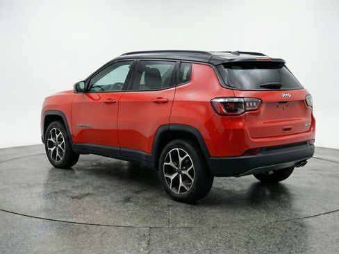 Used 2025 Jeep Compass Limited AWD/4WD image 6