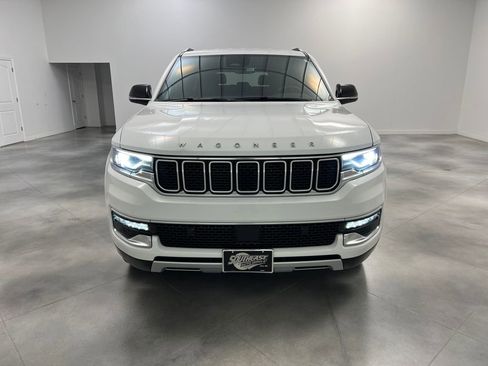 Used 2024 Jeep Wagoneer L Series II w/ Flexible Seating Group image 2