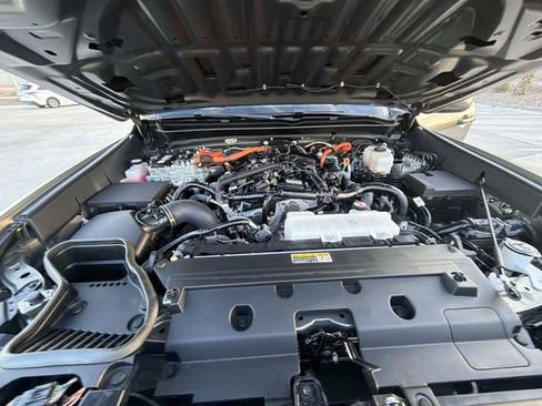 Used 2025 Toyota Tacoma TRD Off-Road image 32