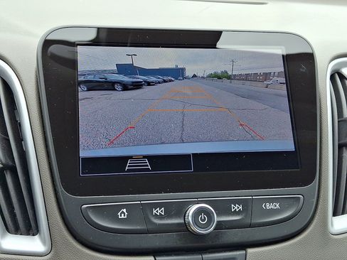 Used 2024 Chevrolet Malibu LT FWD image 17