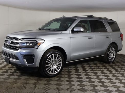 Used 2024 Ford Expedition Limited image 11