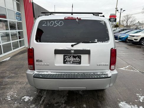 Used 2011 Dodge Nitro Heat w/ Chrome Accents Group AWD/4WD image 4