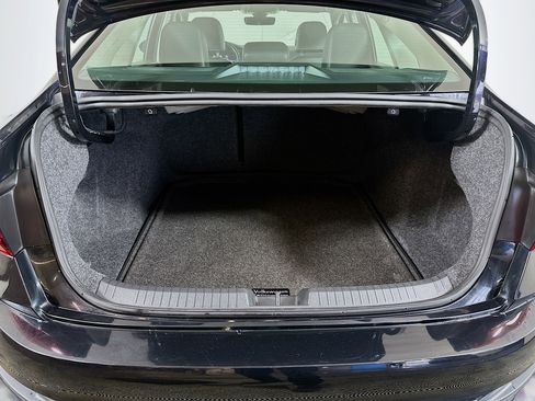 Certified 2024 Volkswagen Jetta SE image 24