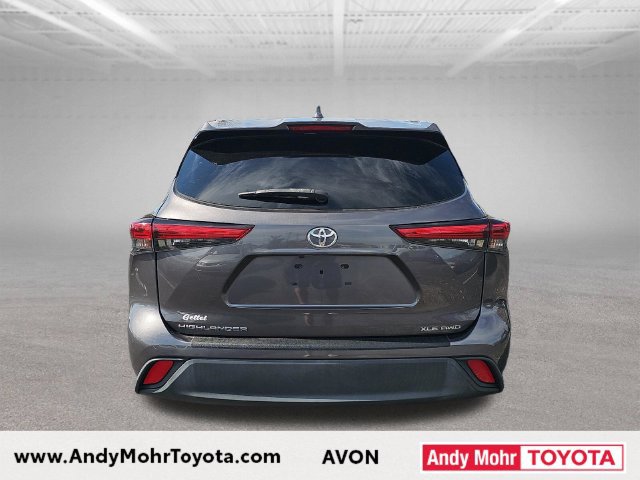 Used 2022 Toyota Highlander XLE AWD/4WD image 6