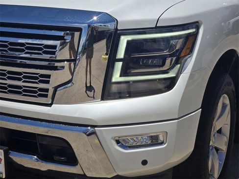 Used 2020 Nissan Titan SL w/ Moonroof Package image 7