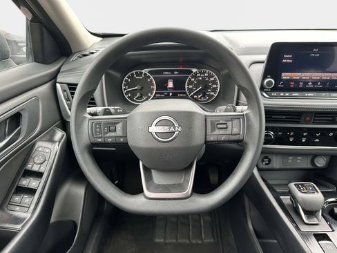 Used 2025 Nissan Rogue S AWD/4WD image 12