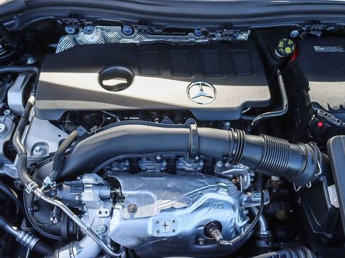 Used 2021 Mercedes-Benz GLA 250 4MATIC image 55