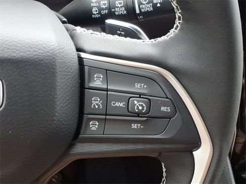 New 2025 Jeep Grand Cherokee L Altitude image 24