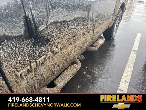 Used 2021 Nissan Titan SV w/ SV Convenience Package image 4