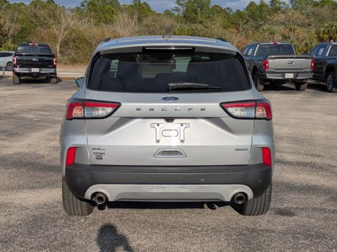 Used 2020 Ford Escape SEL image 5