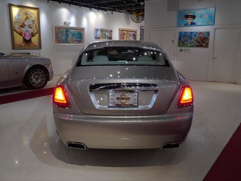 Used 2016 Rolls-Royce Wraith RWD image 6