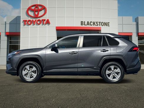 Certified 2023 Toyota RAV4 LE AWD/4WD image 6