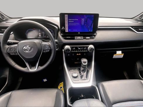 Used 2025 Toyota RAV4 XSE w/ Advanced Technology Package AWD/4WD image 15