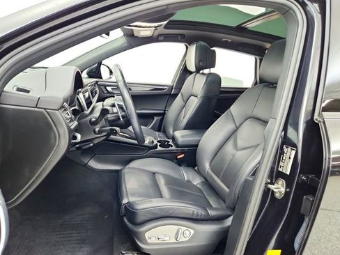 Used 2022 Porsche Macan image 17
