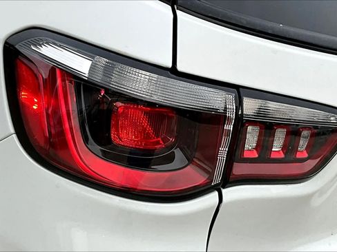 Used 2023 Jeep Compass Altitude image 27