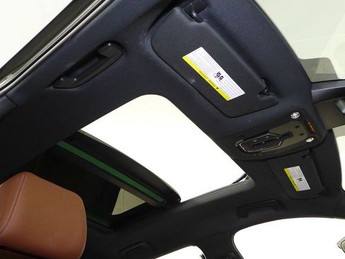 Used 2024 Audi Q8 e-tron Premium Plus w/ Premium Plus Package image 18