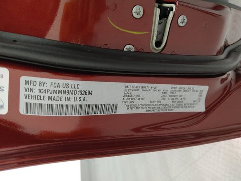 Used 2021 Jeep Cherokee Latitude Lux w/ Comfort/Convenience Group image 33