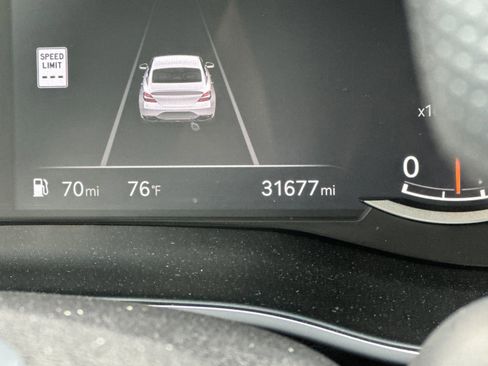 Used 2025 Genesis G70 2.5T image 25