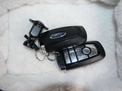 Certified 2021 Ford Escape SEL FWD image 22