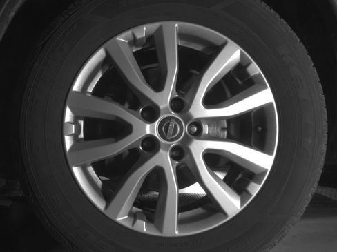 Used 2017 Nissan Rogue SV w/ Sun & Sound Touring Package AWD/4WD image 9