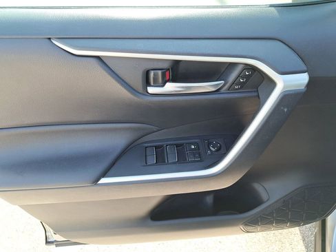 Used 2019 Toyota RAV4 XLE Premium w/ Cold Weather Package image 11