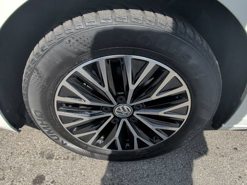 Used 2019 Volkswagen Jetta R-Line FWD image 11
