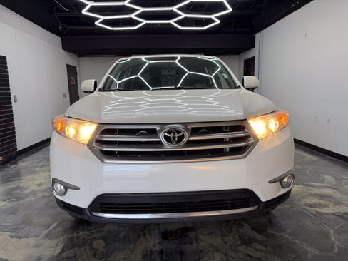 Used 2013 Toyota Highlander Limited AWD/4WD image 8