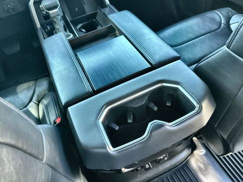 Used 2025 Toyota Tundra Platinum AWD/4WD image 21