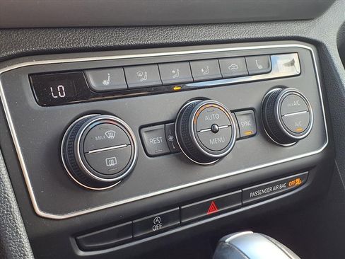 Used 2021 Volkswagen Atlas SE image 23