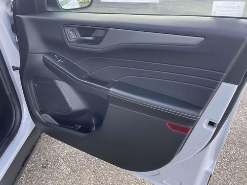 Used 2025 Ford Escape Active image 26