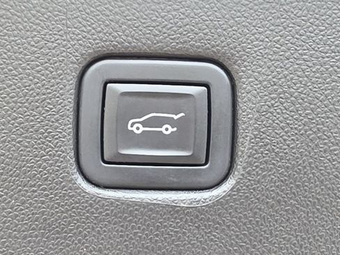 Used 2022 Chevrolet Blazer RS w/ Enhanced Convenience Package FWD image 8