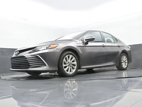 Used 2023 Toyota Camry LE FWD image 12