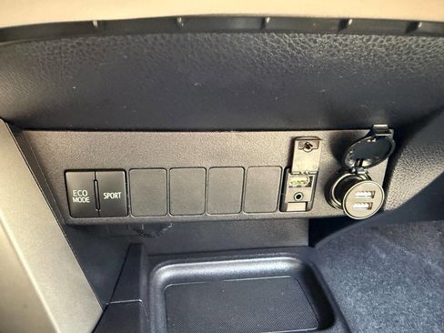 Used 2017 Toyota RAV4 XLE image 21