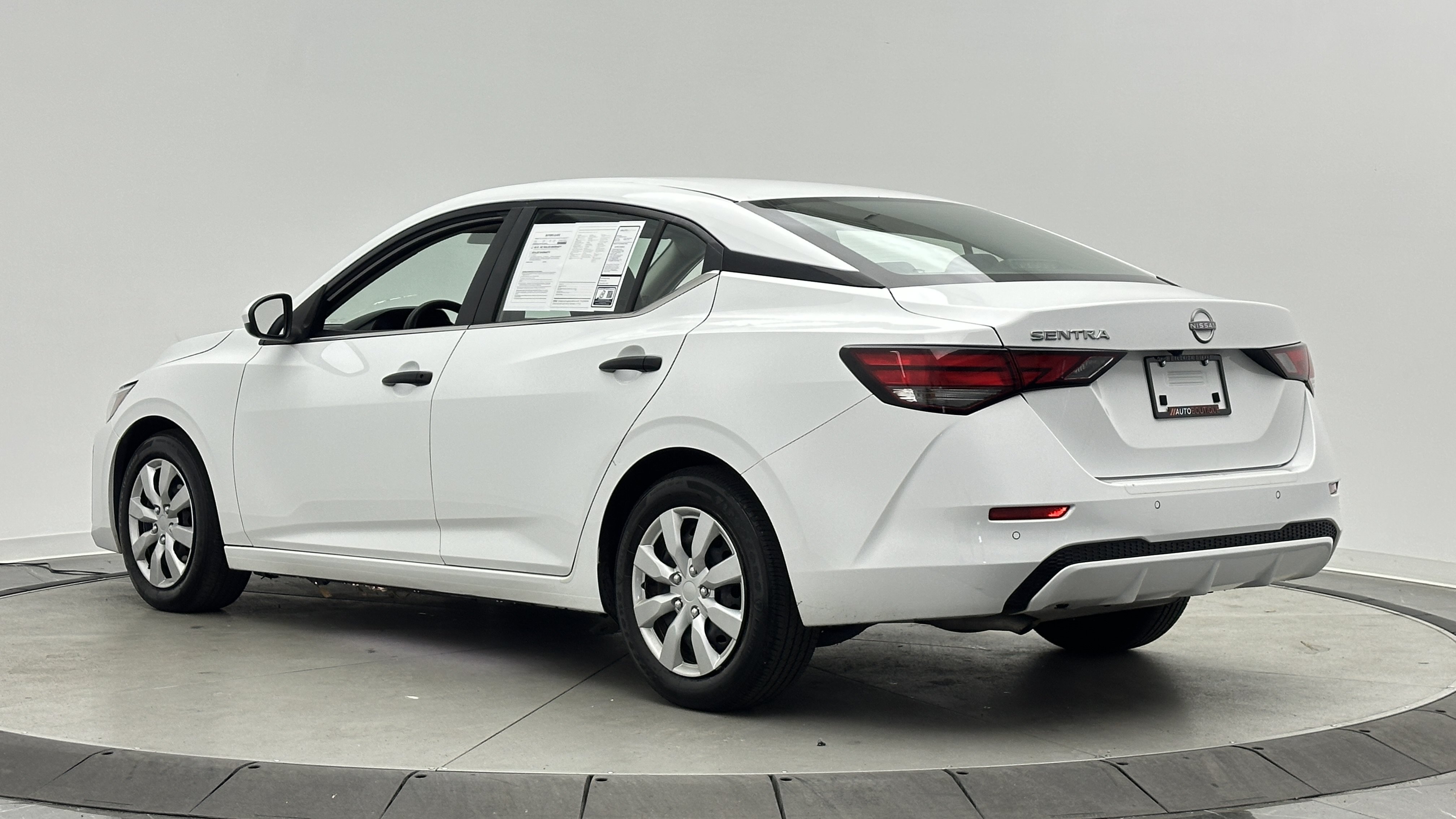 Used 2024 Nissan Sentra S w/ Lighting Package FWD image 5