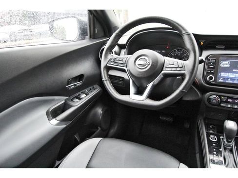 Used 2024 Nissan Kicks SR w/ SR Premium Package FWD image 8