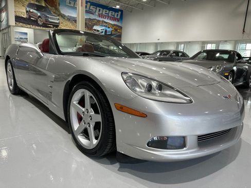 Used 2006 Chevrolet Corvette Convertible w/ Preferred Equipment Group RWD image 22