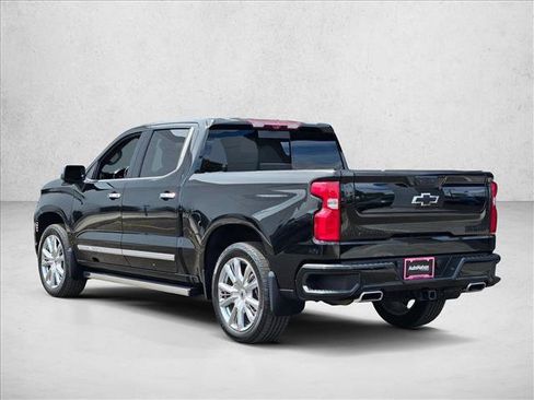 Used 2023 Chevrolet Silverado 1500 High Country w/ High Country Premium Package AWD/4WD image 7