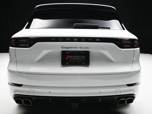 Used 2019 Porsche Cayenne Turbo w/ Premium Plus Package image 27