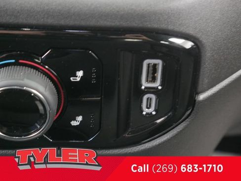 Used 2026 Chevrolet Silverado 1500 LT AWD/4WD image 32