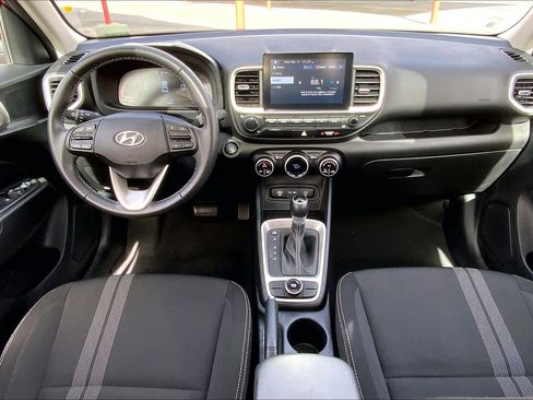Used 2025 Hyundai Venue SEL image 14