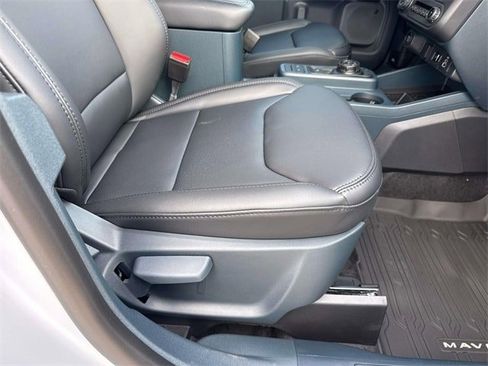New 2025 Ford Maverick Lariat w/ Black Appearance Package image 11