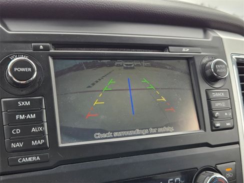 Used 2017 Nissan Titan SV image 34