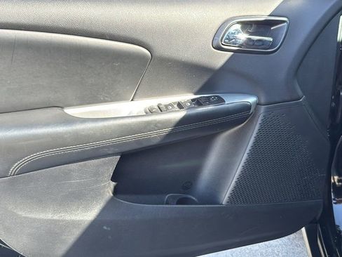 Used 2017 Dodge Journey SXT w/ Comfort/Convenience Group image 18