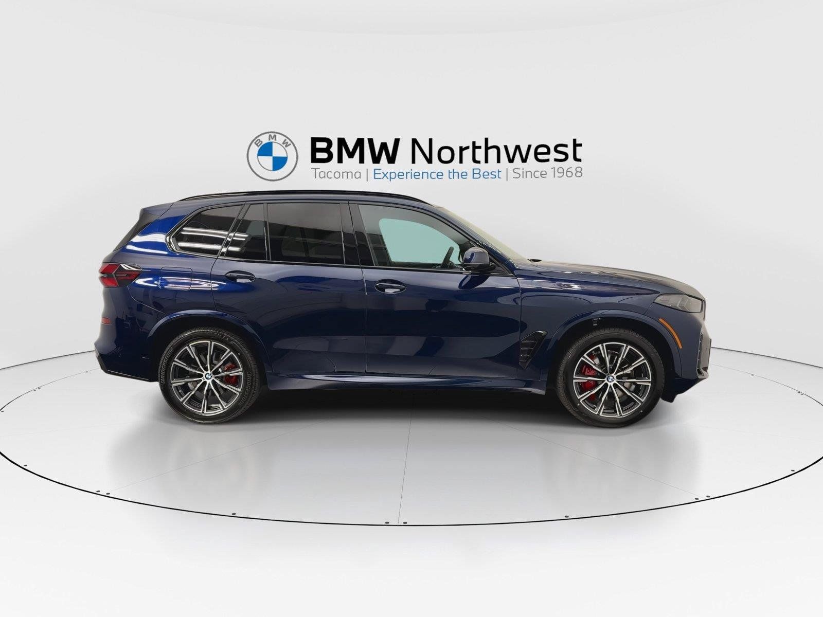 New 2026 BMW X5 xDrive40i w/ M Sport Package AWD/4WD image 5