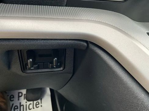 Used 2025 Ford Expedition Active image 17