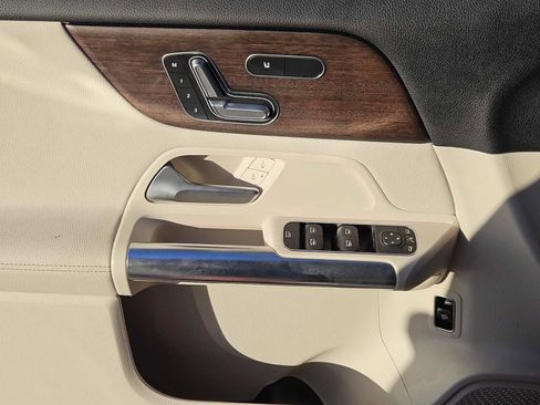 Used 2021 Mercedes-Benz GLA 250 4MATIC image 22